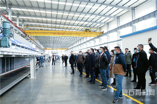 高效節(jié)能砂石環(huán)保技術及應用研討會嘉賓參觀景津環(huán)保工廠